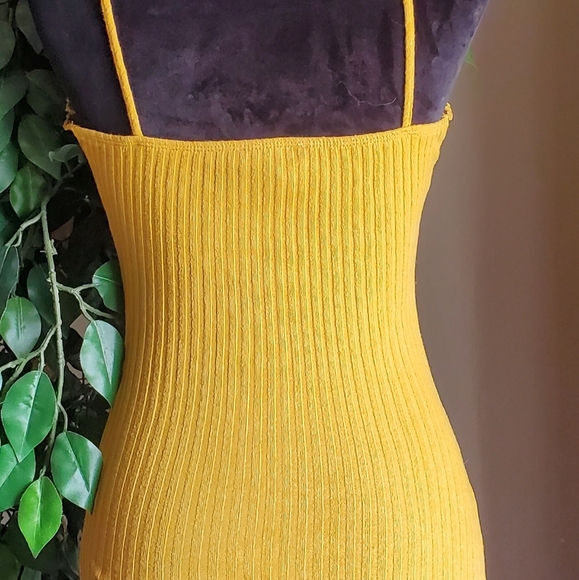 Love Tree- Mustard mini dress - Picture 2 of 3
